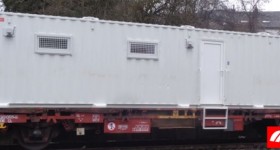 Container sanitaire sur wagon